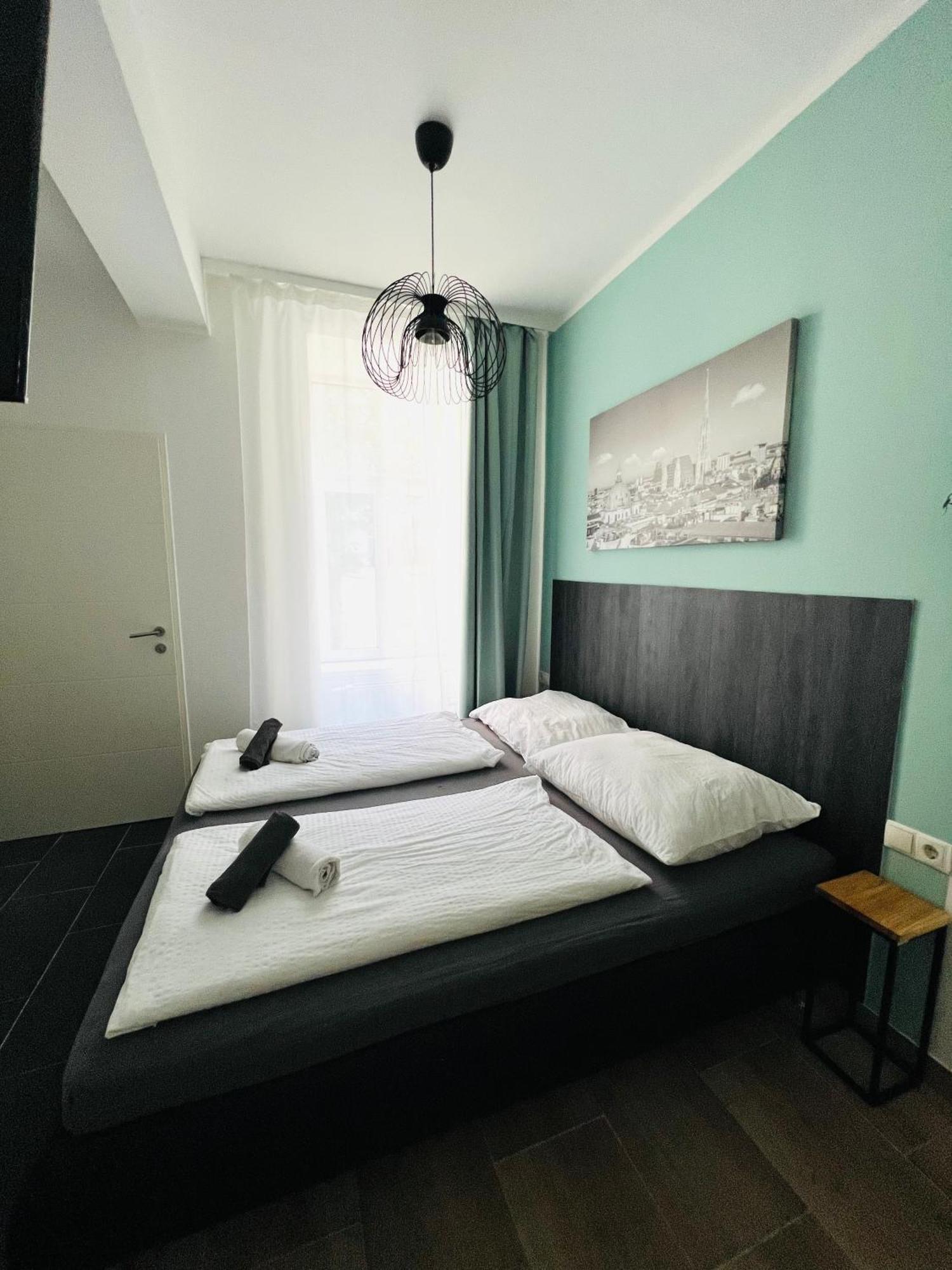 Modernes Kleines Mini Appartment เวียนนา ภายนอก รูปภาพ